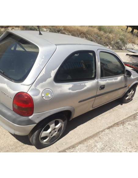 opel corsa b del año 2000