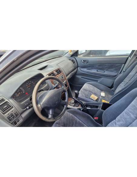 mitsubishi galant berlina (ea0) del año 1999