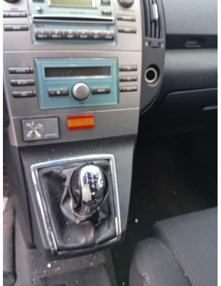 toyota corolla verso (r1) del año 2005