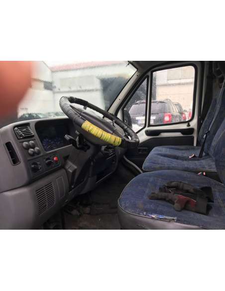 peugeot boxer caja cerrada (rs2850)(230)(´02) del año 2000