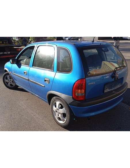 opel corsa b del año 2000