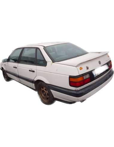 volkswagen passat berlina (312) del año 1990