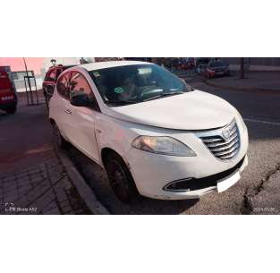 lancia ypsilon (402) del año 2012