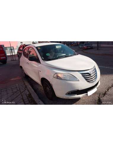 lancia ypsilon (402) del año 2012