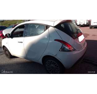 lancia ypsilon (402) del año 2012 2