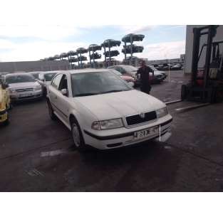 skoda octavia berlina (1u2) del año 1999