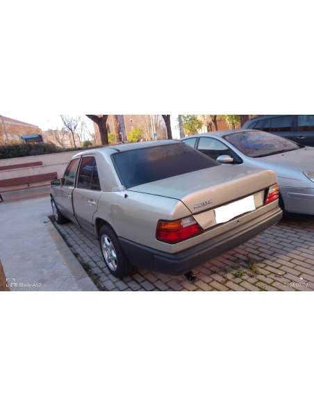 mercedes-benz clase e (w124) berlina del año 1990