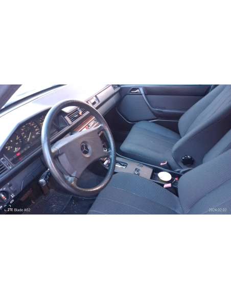 mercedes-benz clase e (w124) berlina del año 1990