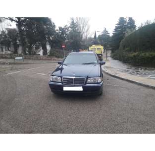 mercedes-benz clase c (w202) berlina del año 1999