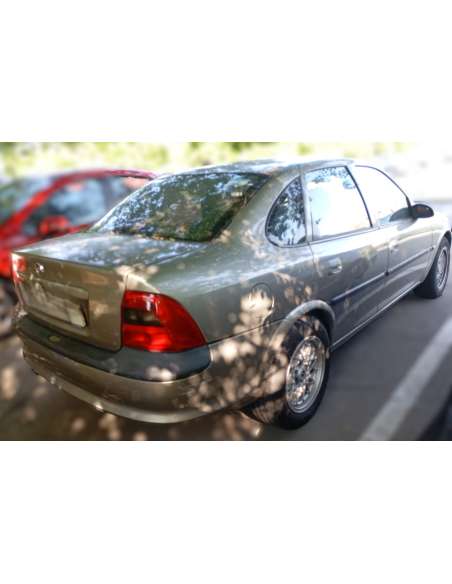 opel vectra b berlina del año 1997