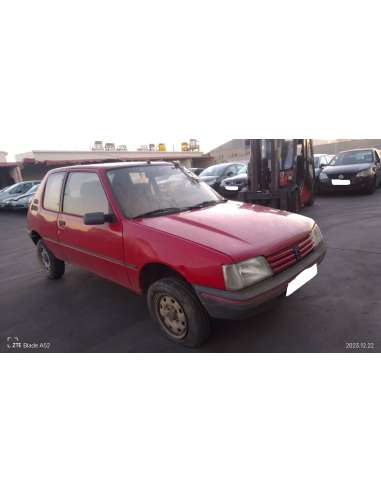 peugeot 205 berlina del año 1992