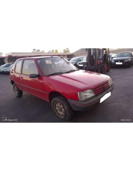 peugeot 205 berlina del año 1992