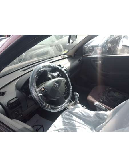 opel corsa c del año 2001