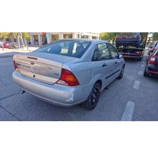 ford focus berlina (cak) del año 2000 2