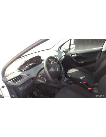 peugeot 208 del año 2012