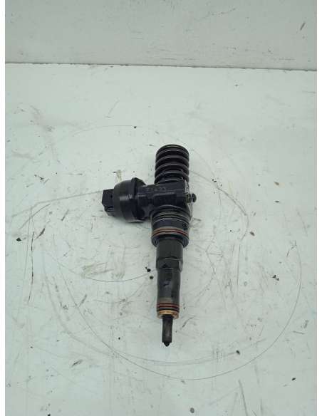 Recambio de inyector para volkswagen golf iv berlina (1j1) 1.9 tdi referencia OEM IAM 038130073AJ  