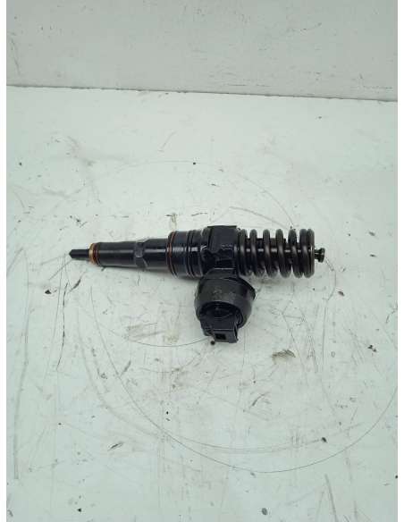 Recambio de inyector para volkswagen golf iv berlina (1j1) 1.9 tdi referencia OEM IAM 038130073AJ  