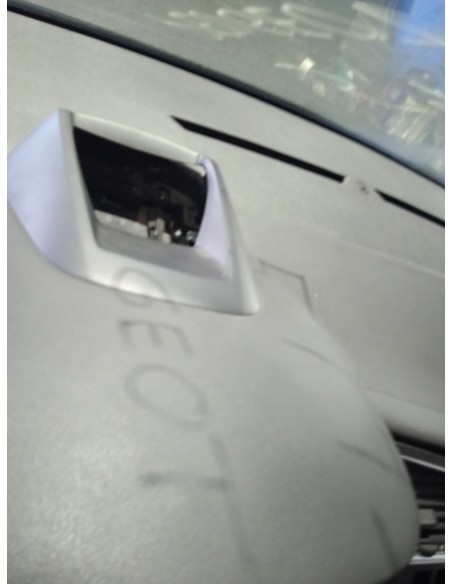 Recambio de salpicadero para peugeot 3008 sport pack referencia OEM IAM 824706  
