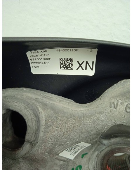 Recambio de volante para renault captur 1.3 tce referencia OEM IAM 484000110R  