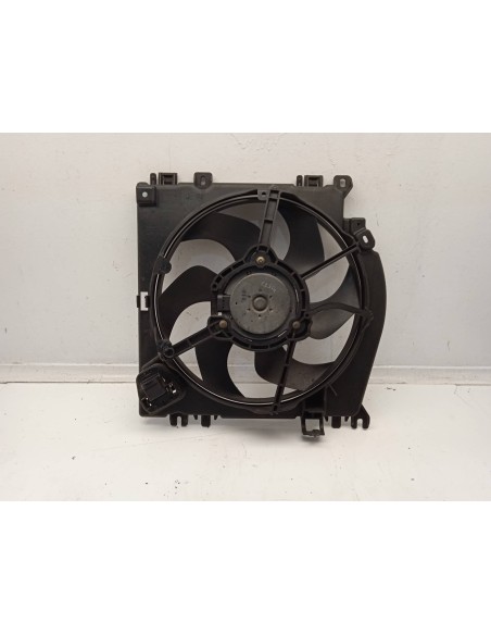 Recambio de electroventilador para renault modus 1.5 dci diesel referencia OEM IAM 8200135167  