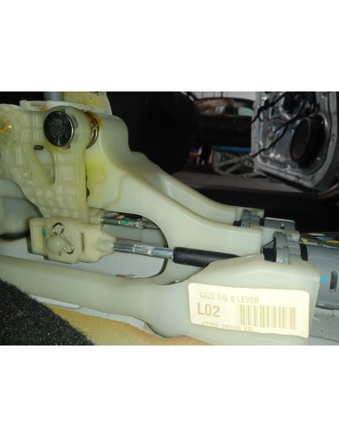 Recambio de palanca cambio para hyundai i30 1.4 cat referencia OEM IAM 437002B  
