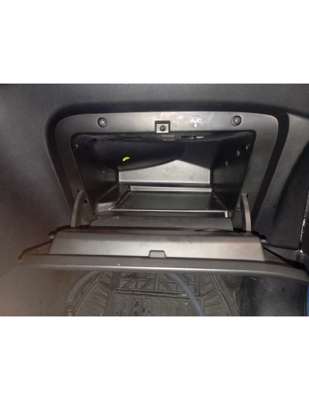 Recambio de guantera para citroën c3 picasso sx referencia OEM IAM 8218YJ  