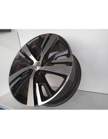 Recambio de llanta para peugeot 3008 gt referencia OEM IAM 9809687377  