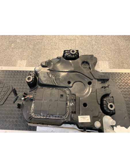Recambio de deposito para peugeot 3008 referencia OEM IAM 12678023  